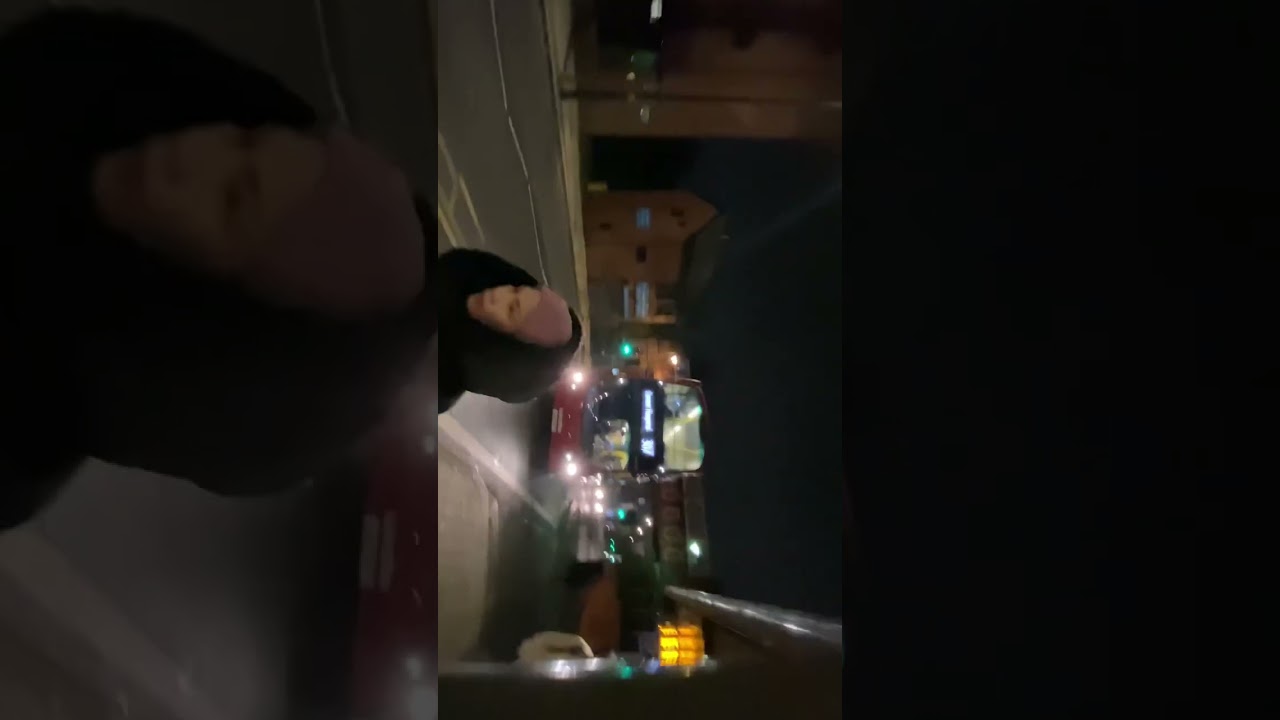 Simple Demonstration On How To Get On Bus Using A Oyster Card In London  