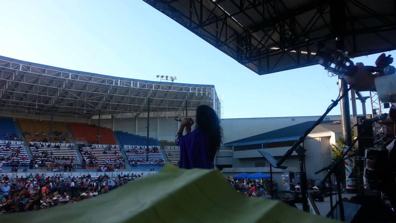 Mercedes Castro en Puyallup WA show - YouTube
