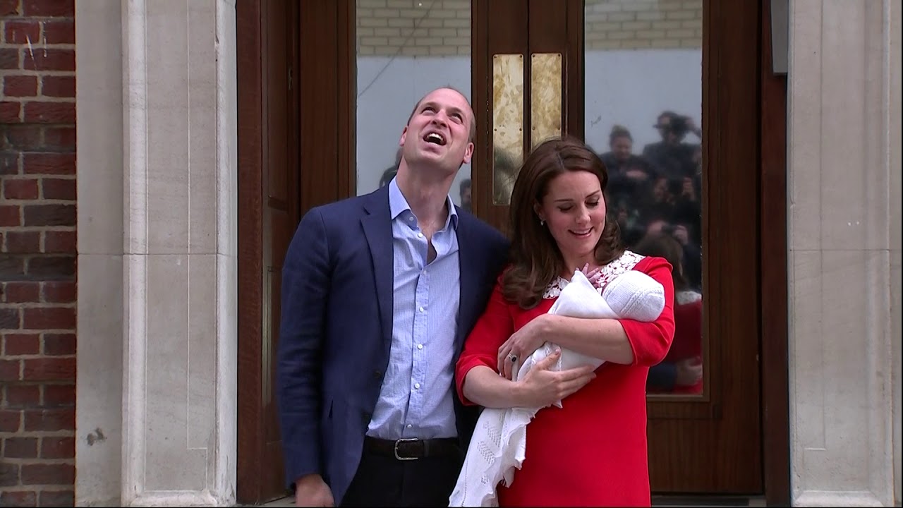 Royal baby: Kate and William leave hospital with baby boy | 5 News