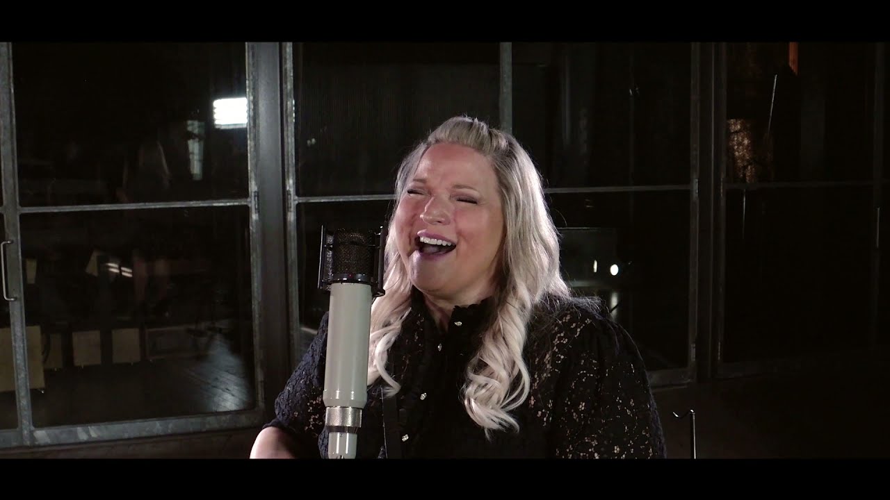 Watch Jackson Hollow SHALLOW RIVERS - Official live performance video on YouTube Watch Jackson Hollow SHALLOW RIVERS - Official live performance video on YouTube