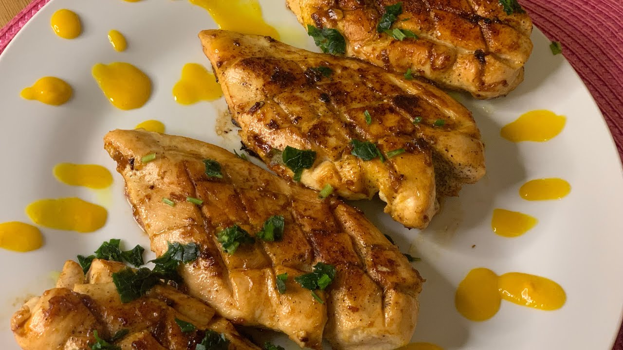 جبتلك سيدتي وصفة صدور الدجاج في المقلاة بتتبيلة بنينة مع مكون سحري يزيدها بنة على بنة