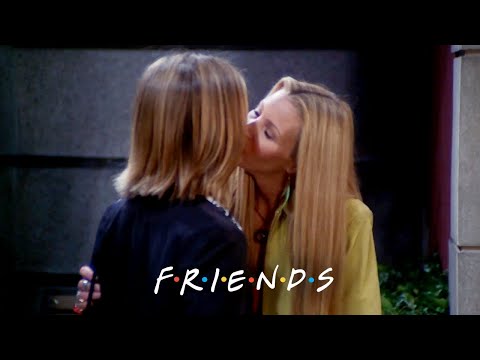 Phoebe Kisses Rachel Friends