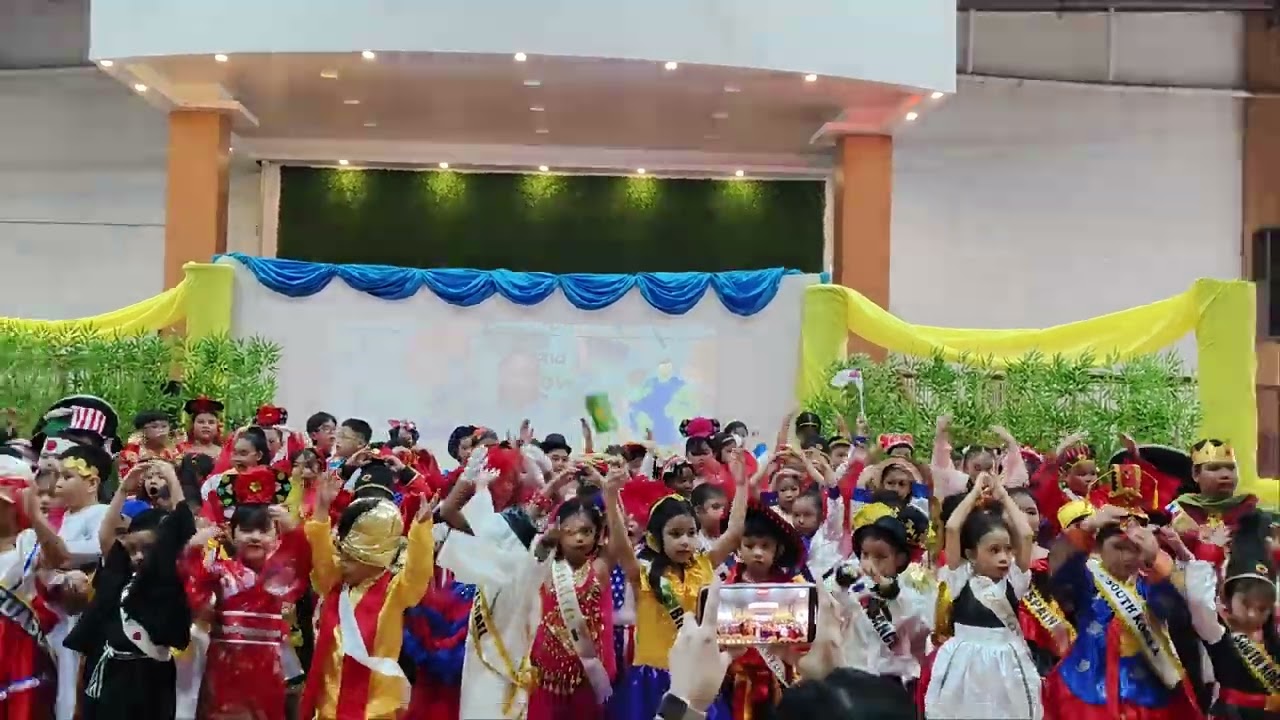 "We are the World"🌎    ✨Ellie✨ representing Ms. Brazil🇧🇷