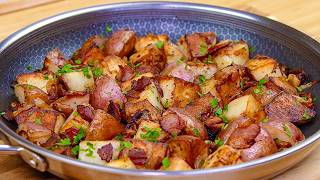 The best crispy fried potatoes recipe with caramelized onions! Perfect potato bacon dinner!