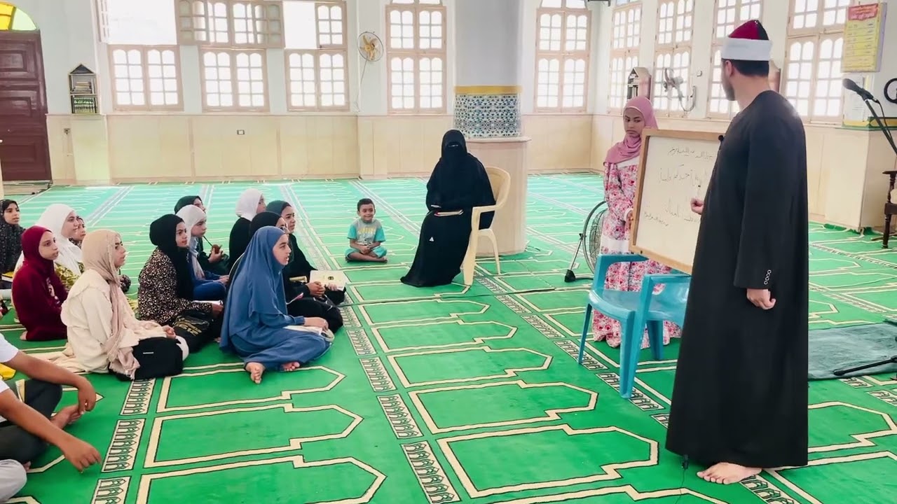 من حلقات شرح وتعليم الحديث النبوي الشريف للطلاب بالمسجد 🙏