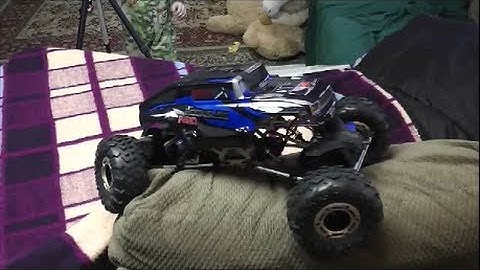 Living Room Bashing (Redcat Racing RS10)