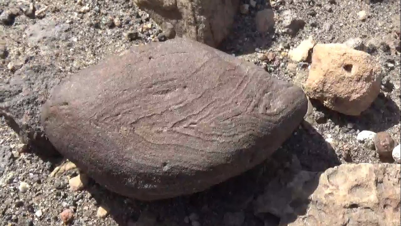 حجر المغنيسيو كروميت ومعلومات Magnesiochromite