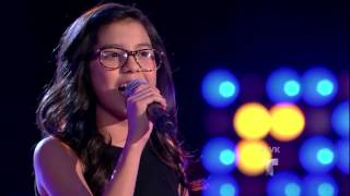 Italia Perez sings "Que me vas a dar" on The Voice Kids