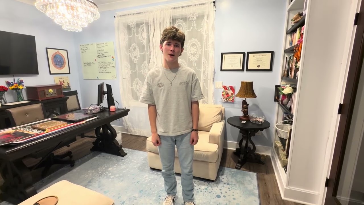 Vaan Otto sings 'It Only Takes a Moment' preview