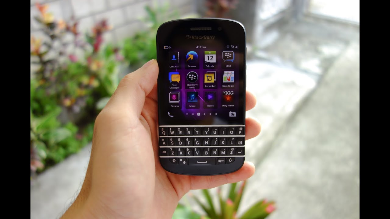 BlackBerry Q10 Unboxing and Hands On