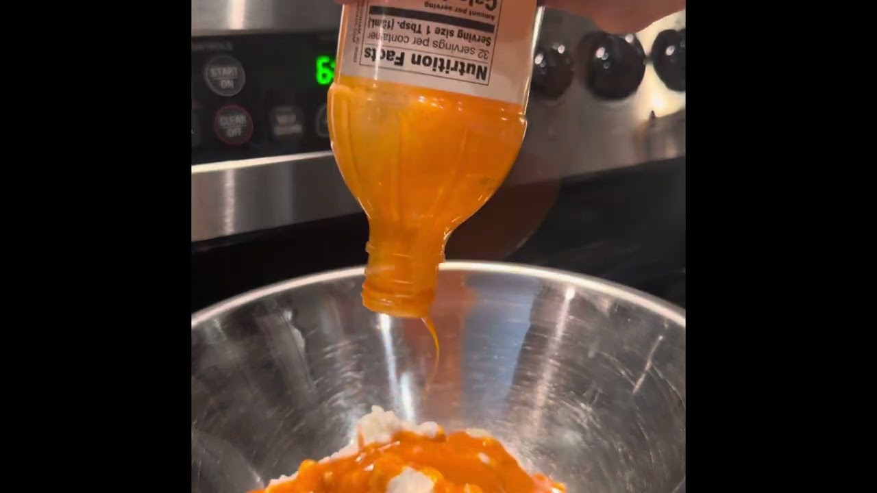 Healthy Low Calorie High Protein Buffalo Dip