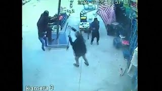 Videó Esernyőstül Felkapott A Szél Egy Török Férfit