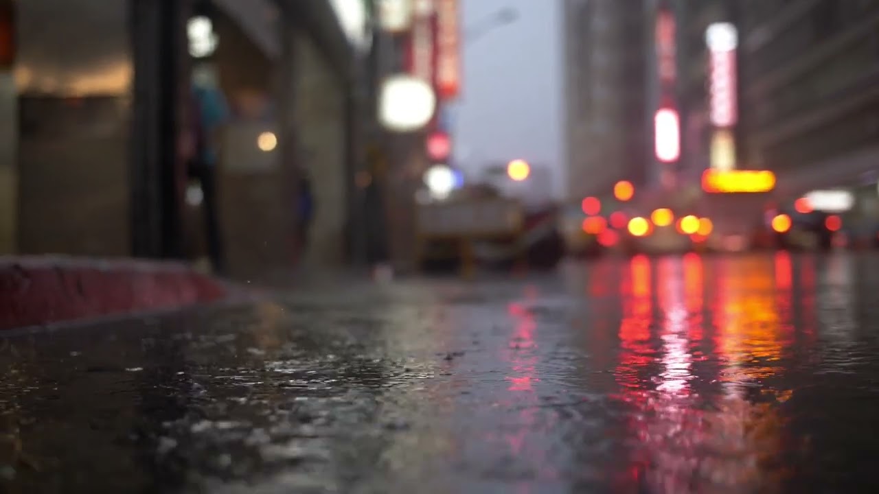 Прощай, напряжение, чтобы быстро заснуть под сильным ливнем и бурлящим громом на жестяной крыше ночь