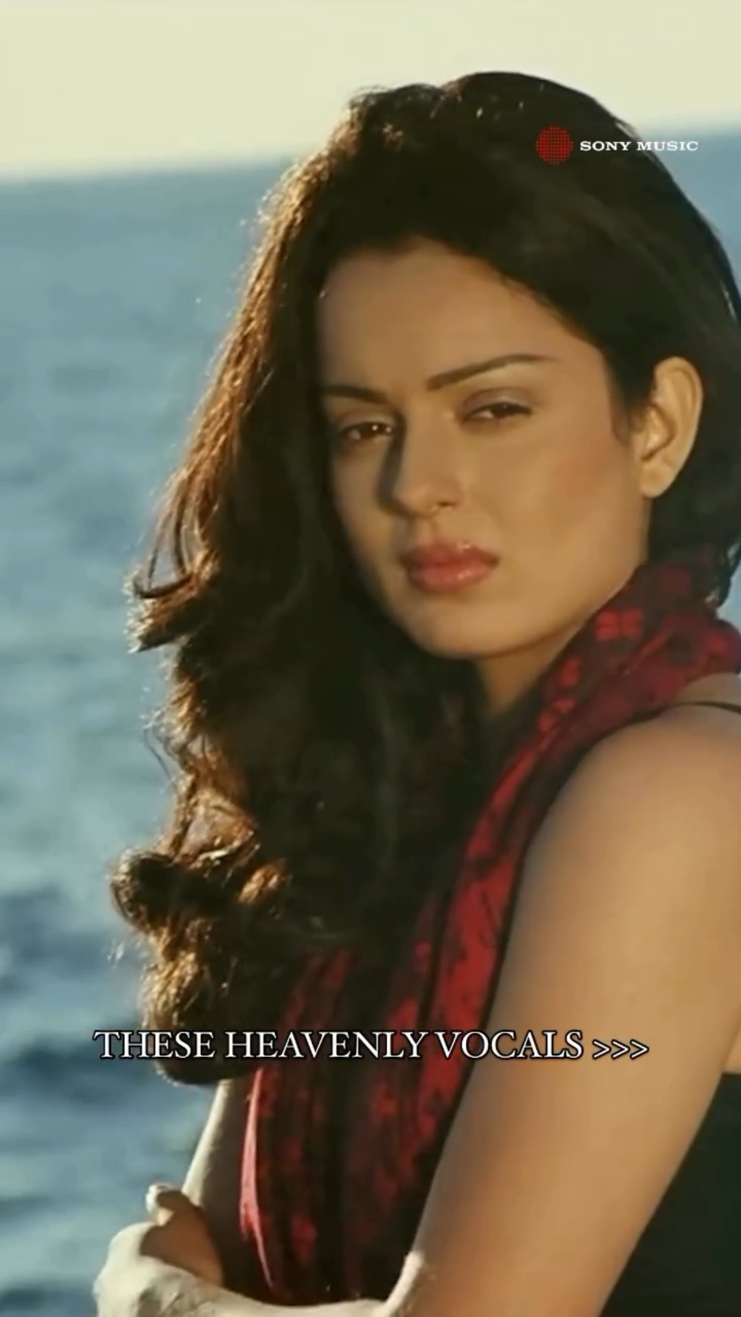 Embrace the love and mystery of Maahi ? #sharibtoshi #emraanhashmi #kanganaranaut #raaz2