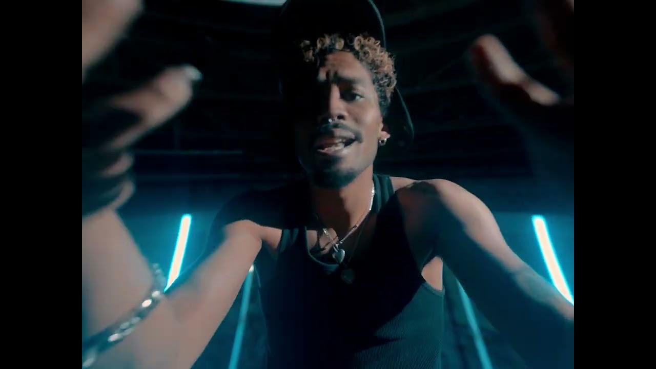 Mira Dev Gajan - Skyfall (OFFICIAL VIDEO) en YouTube Mira Dev Gajan - Skyfall (OFFICIAL VIDEO) en YouTube