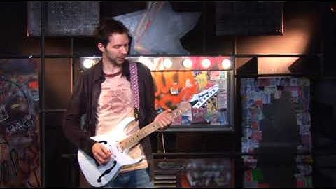 Paul Gilbert Shred Alert! 04   Using Position Shifts When Soloing