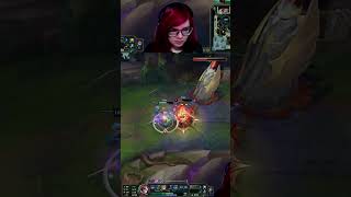 ESSA VAYNE TENTOU A PLAY #shorts #leagueoflegends #top #fiora #lolclips #wildrift #fyp