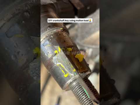 DIY crankshaft key using molten lead 👨‍🔧🇺🇸 #engineworks #mechanic #highlights #usaviralvideo thumbnail