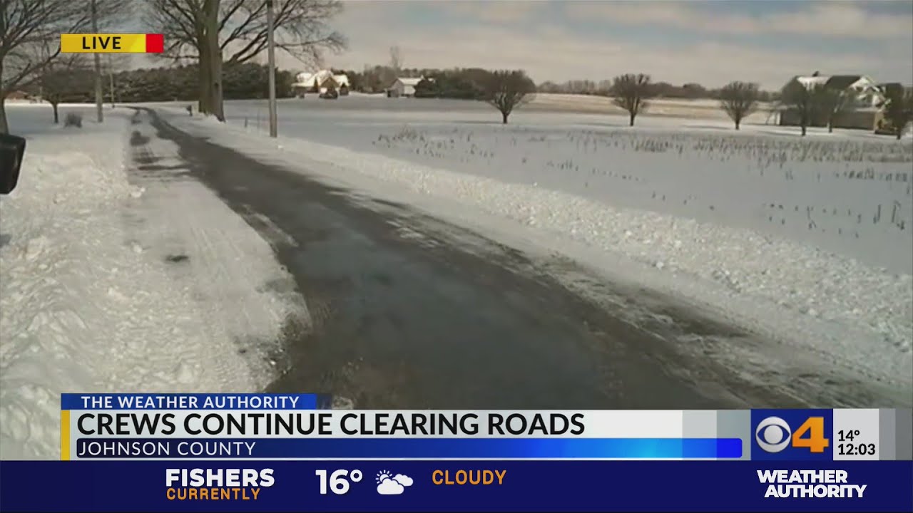 Crews continue to clear roads - YouTube