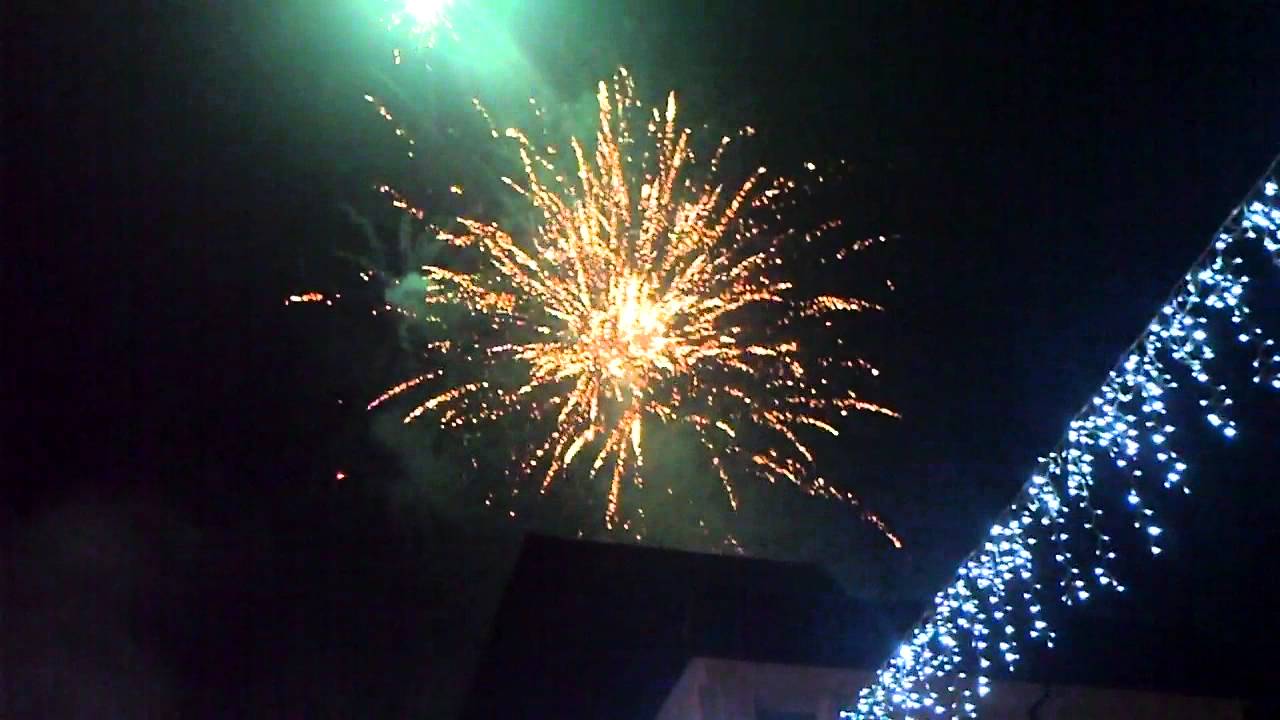 Artificii Medias Revelion 2014 - YouTube