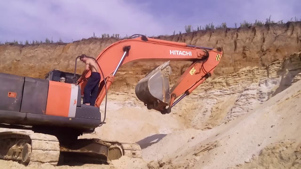 Экскаватор Хитачи смазка ОПУ - YouTube