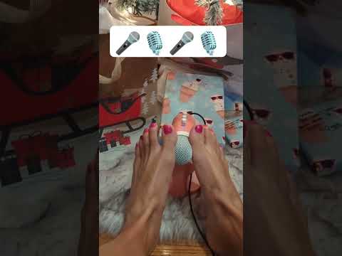Who doesn't love Christmas-themed mic scratching foot ASMR?