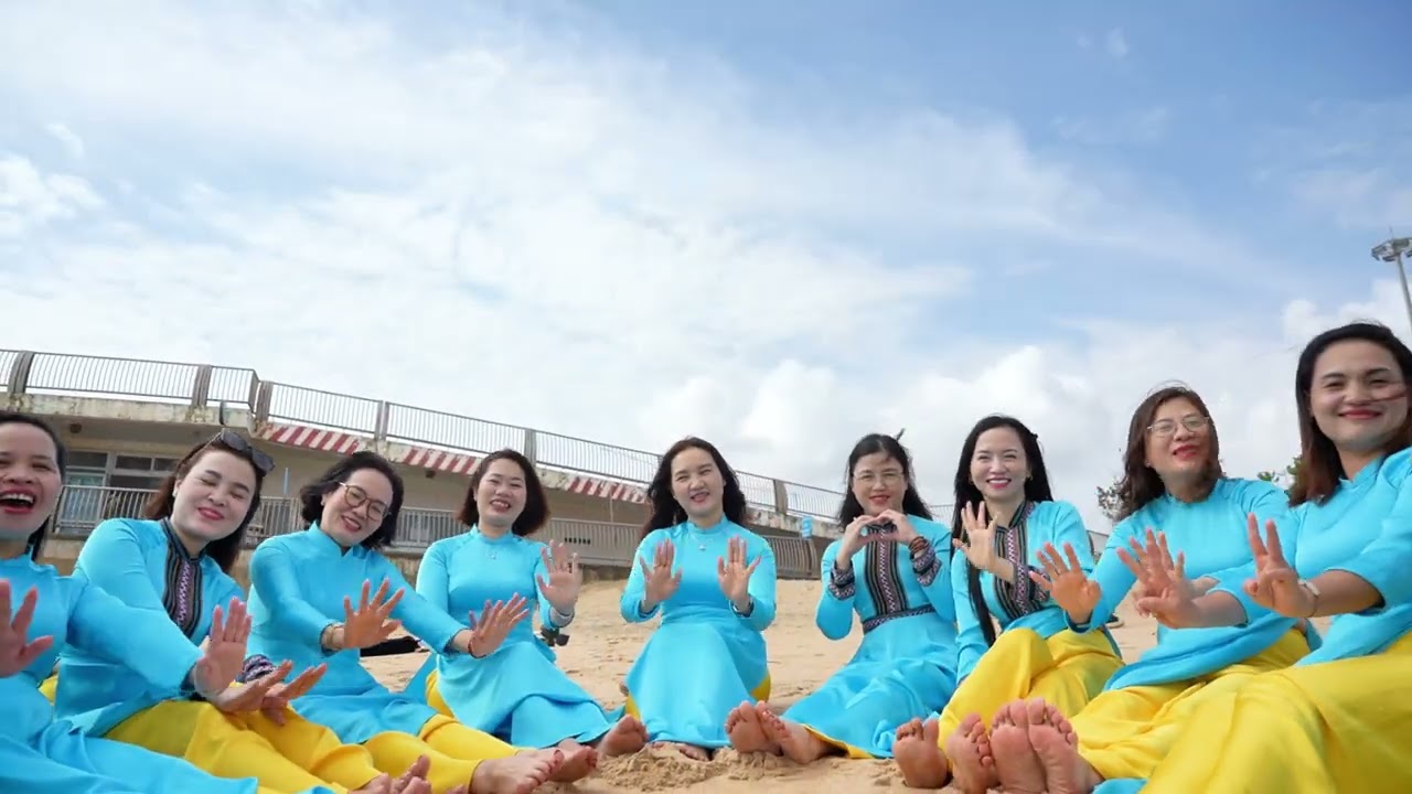 Bài ca Phụ nữ Đắk Lắk. Biểu diễn: Hội LHPN tỉnh Đắk Lắk.