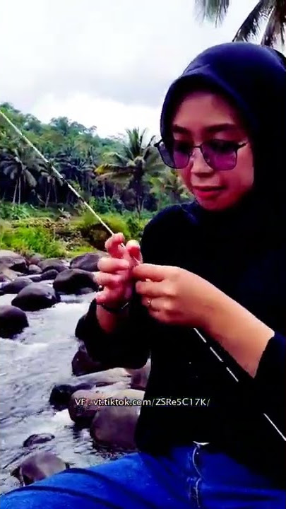 REELS STORY WA UKHTI CANTIK MANCING WADER STRIKE