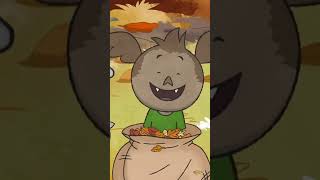 Elinor Wonders Why | Having Fun in the Leaves! 🍂 | PBS KIDS #Shorts