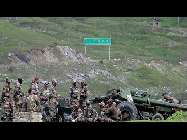 tribute to solders at china border border movie song sandese aate hai
