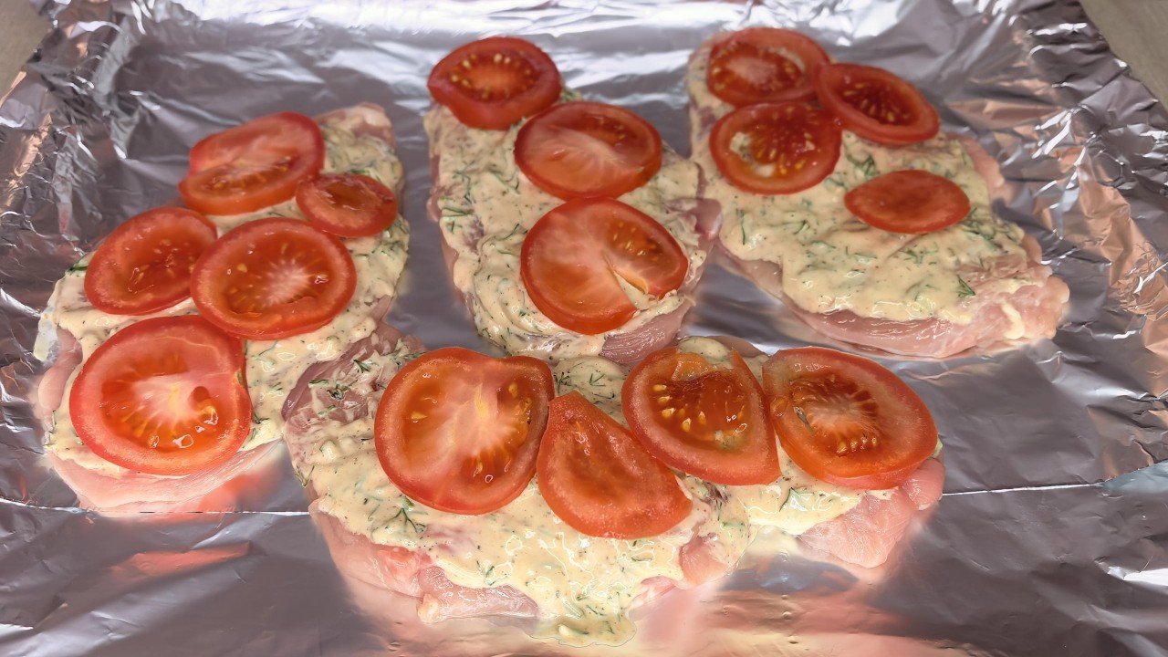 Больше не жарю! Сочные КУРИНЫЕ ОТБИВНЫЕ в духовке под овощной шубкой!