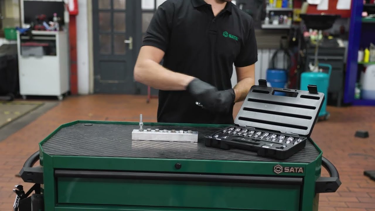 30 Pc. 1/4” and 3/8” Drive 6 Point Metric Pass-Thru Socket Set - SATA