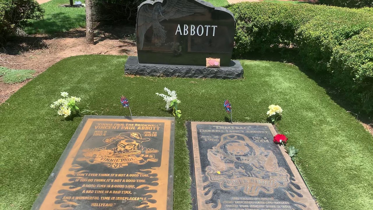PANTERA METAL LEGENDS - DIMEBAG DARRELL & VINNIE PAUL - ABBOTT BROTHERS CEMETERY GATES ARLINGTON, TX