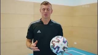 First Touch Like Toni Kroos