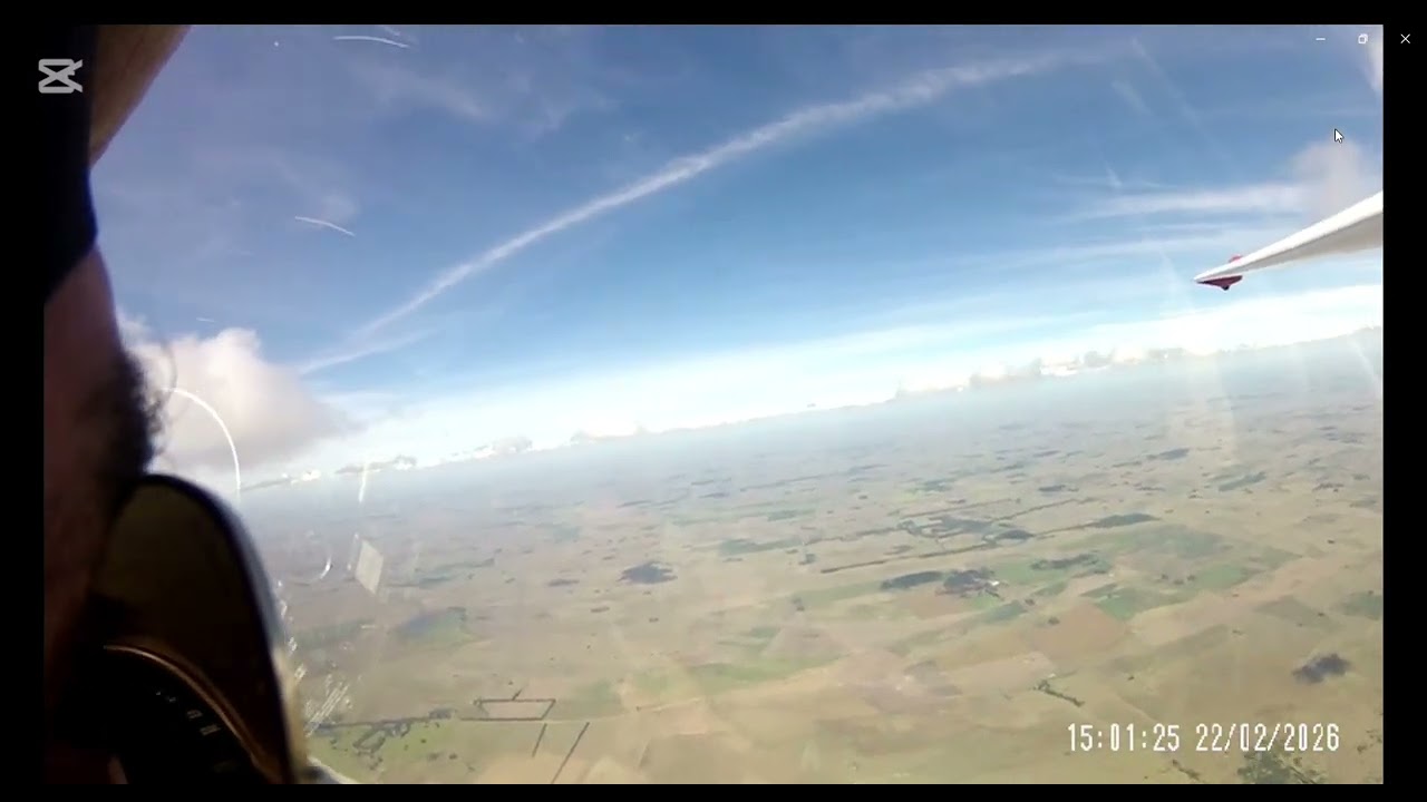 5 minutos de un vuelo de más de 2hs en super blanik L23. Día volovelista por excelencia. Techo de 2k