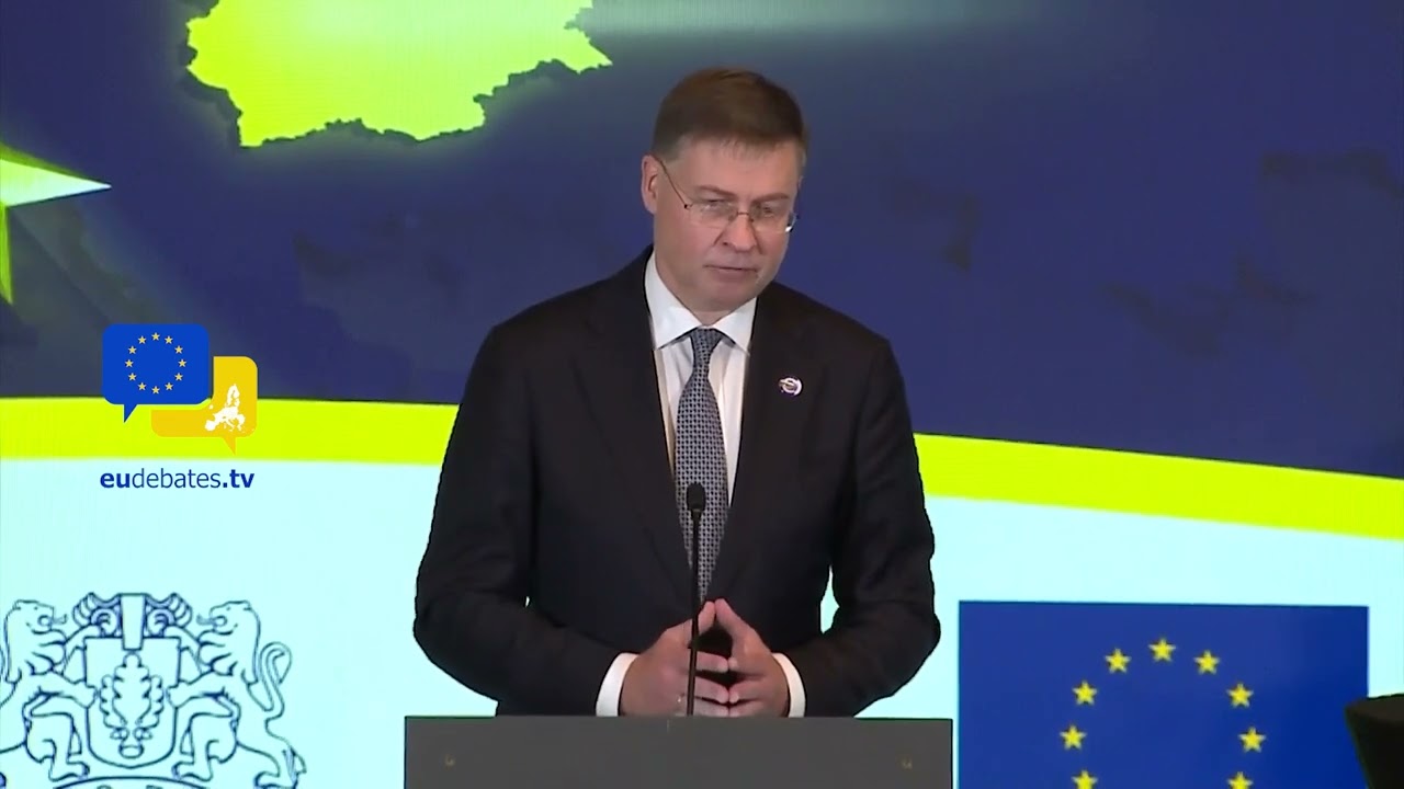 Гибридная война России против Европы: Домбровскис предупреждает: «Мы должны защитить нашу демокра...