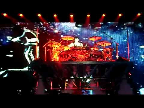 KISS - O2 Dublin 07/05/2010 - Tommy Thayer and and...