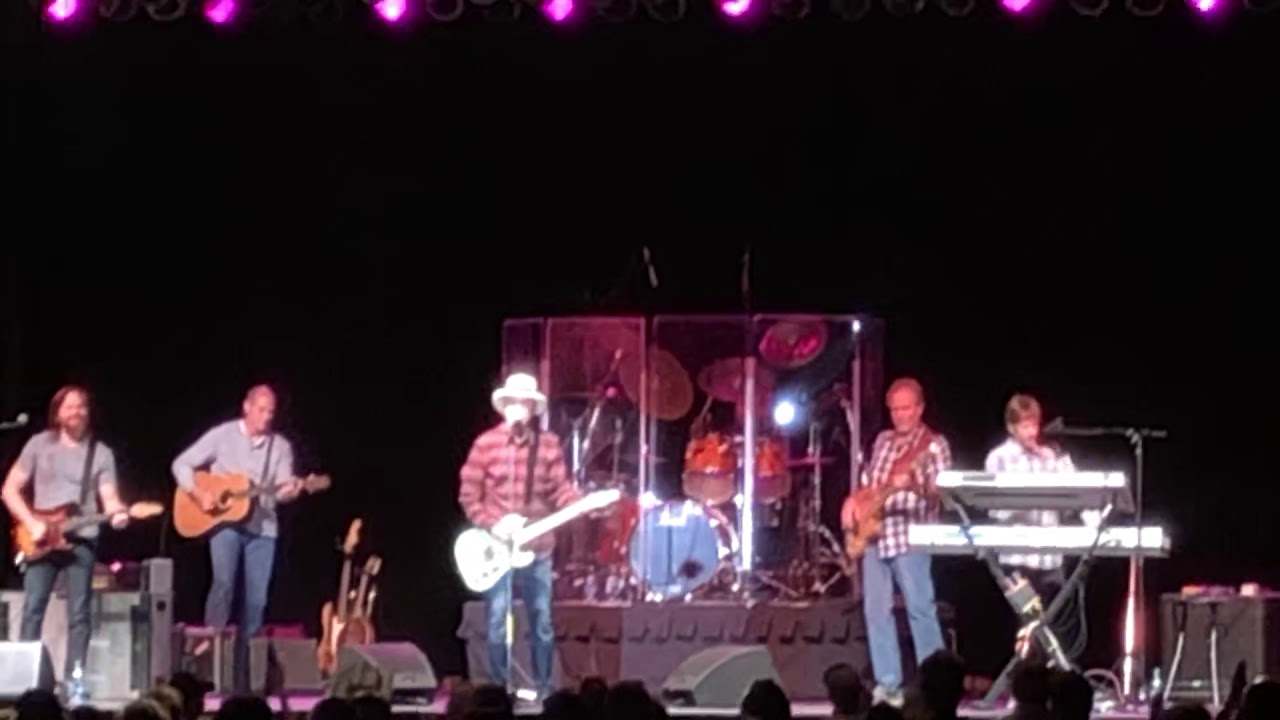 “The Dirt Road” Sawyer Brown Enid, Oklahoma 4/25/19 YouTube