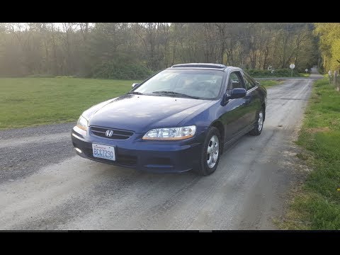 2001 Honda Accord Coupe 5-Speed Startup and Review