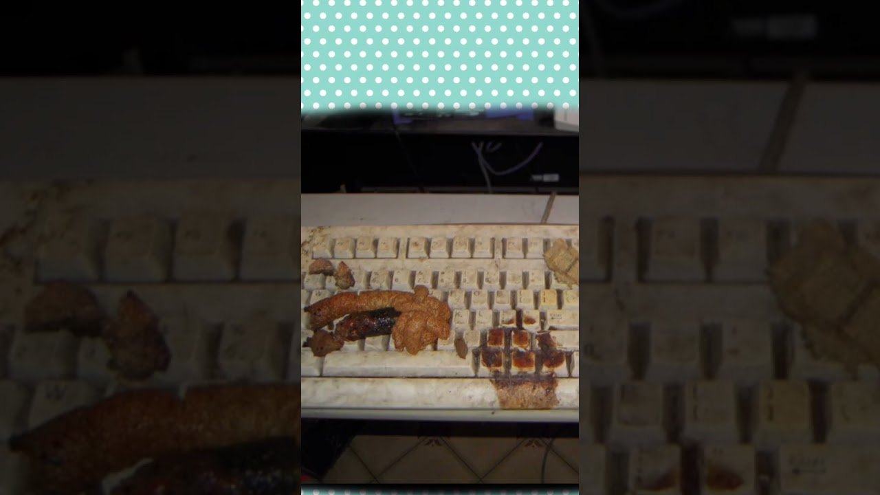 Мастер сделал из обычной клавиатуры, игровую.