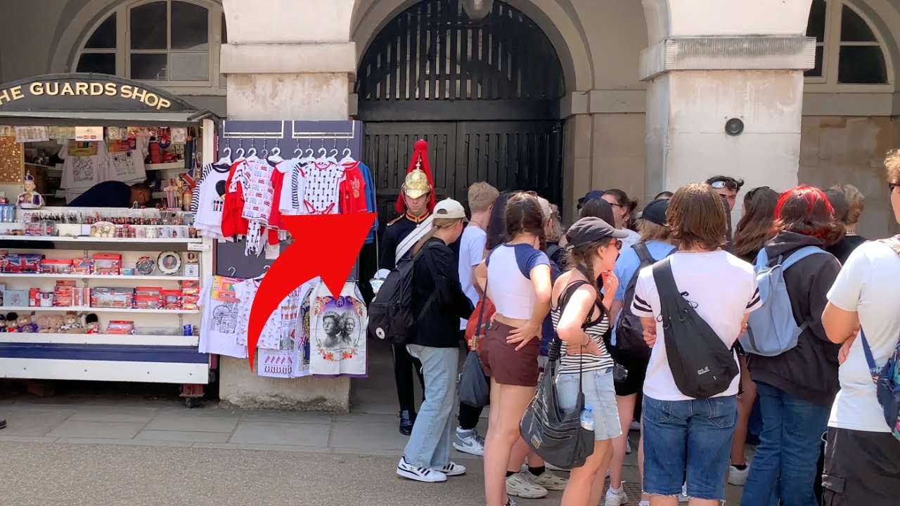 Royal King's Guard's ACT OF KINDNESS! He Didn't SHOUT Make Way.