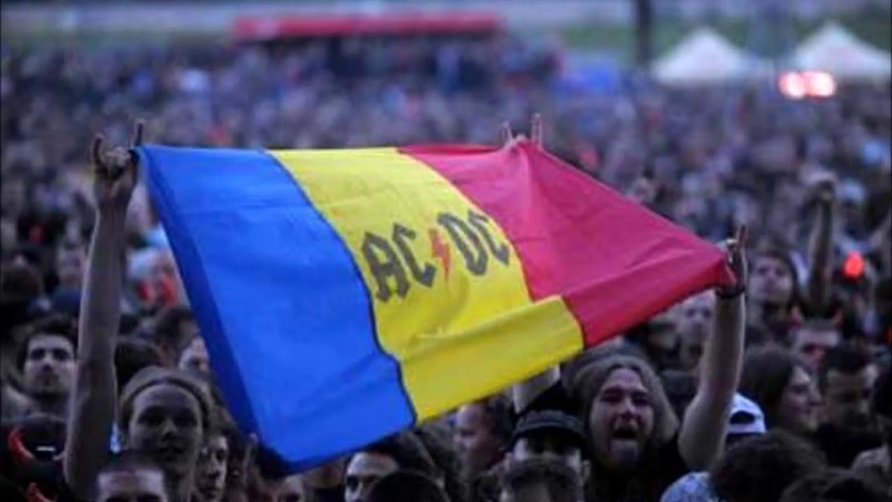 AC / DC - 16 - T.N.T. (Bucharest - 2010) - YouTube