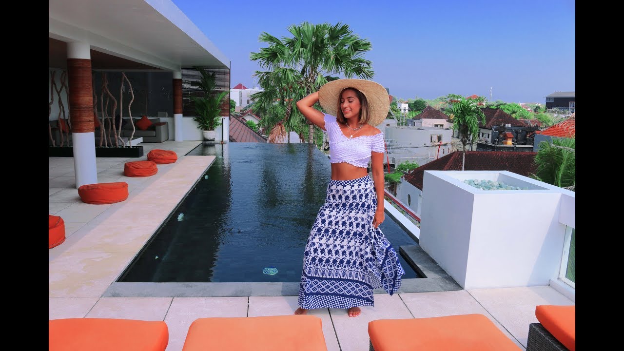 The Muse Villa with the girls from Bamboo Blonde