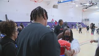 Commanders give back during Thanksgiving turkey drive