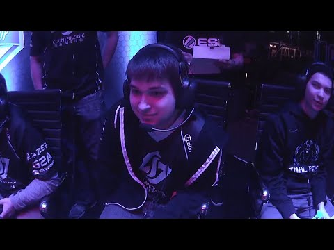 Team Skyfire vs CLG | Halo World Championship 2016 Group D (Halo 5 Guardians Gameplay)