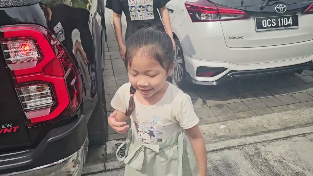 Makan mee di gelang patah kedai Yeong family