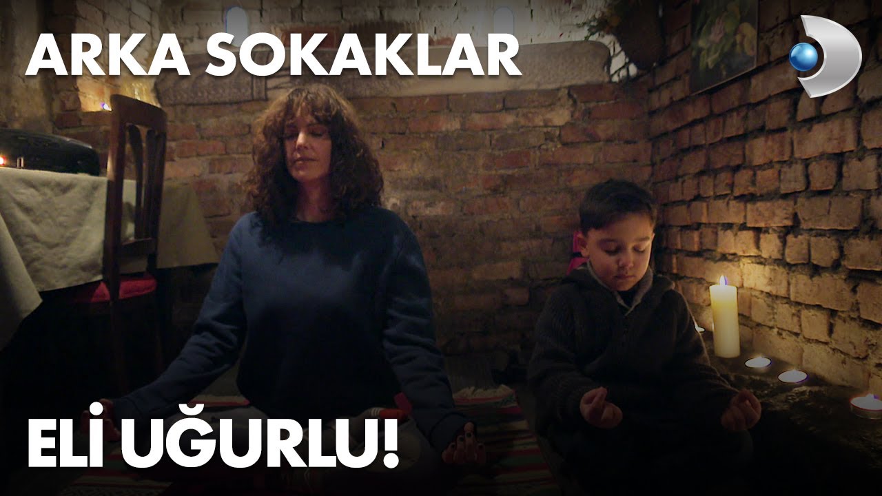 Esra dokunduğu yeri cennete döndürüyor! Arka Sokaklar 621. Bölüm