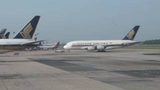 Changi Singapore Airlines 777-300Er 9V-Swb Wing Fire Plane Fixed At The Gate