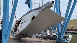 KM Yachtbuilders aluminium hull for Sail Yacht 'Greyhound' - Turning of the hull