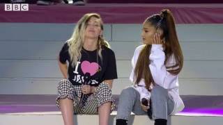 Miley Cyrus & Ariana Grande - Don't Dream It's Over (One Love Manchester)